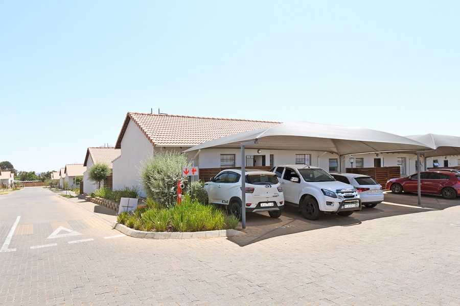 3 Bedroom Property for Sale in Monavoni Gauteng