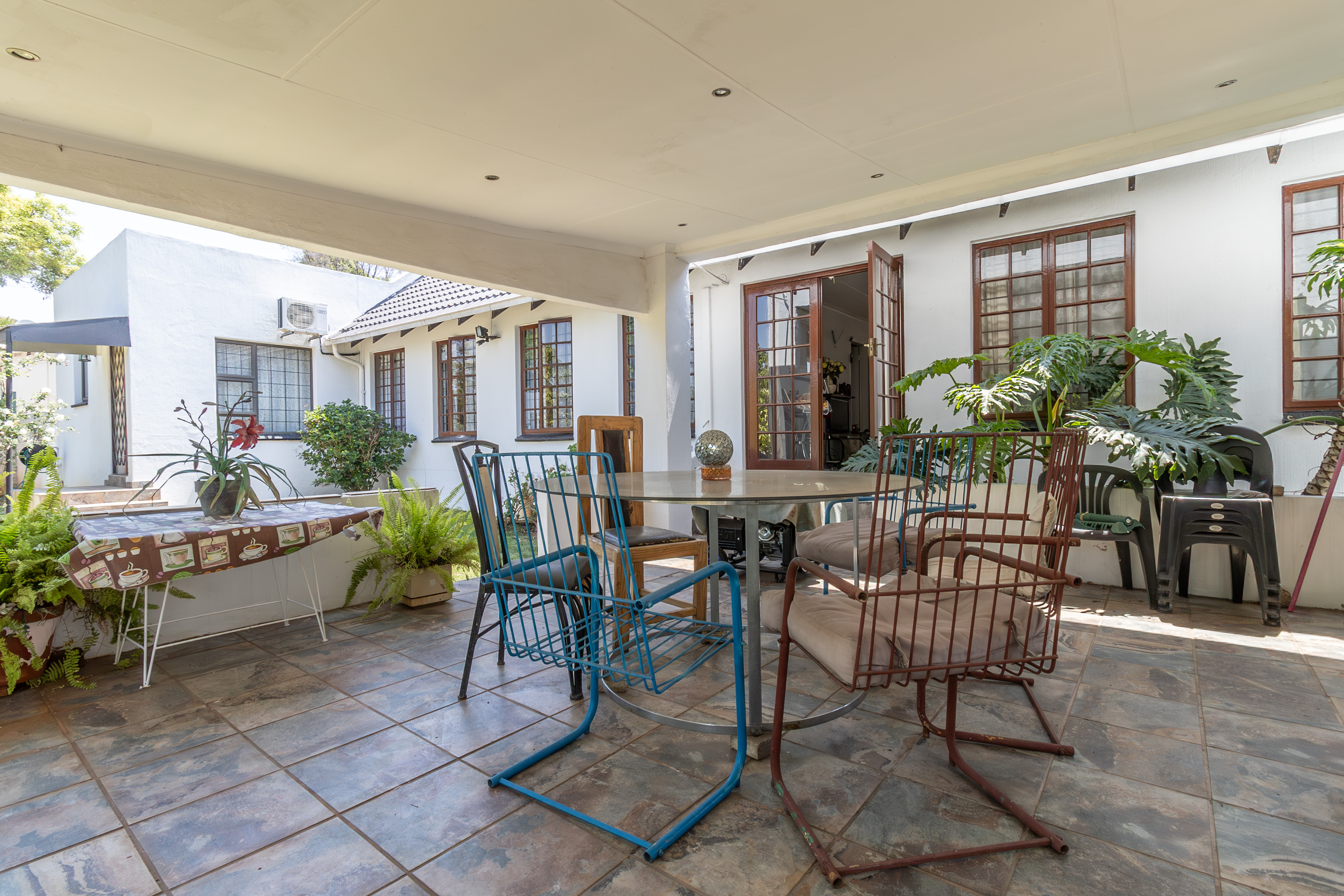 6 Bedroom Property for Sale in Hurlingham Manor Gauteng