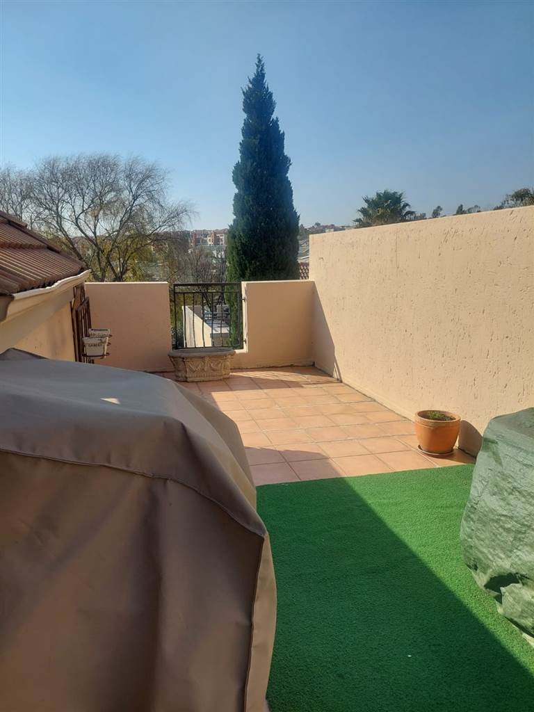 To Let 2 Bedroom Property for Rent in Sunninghill Gauteng