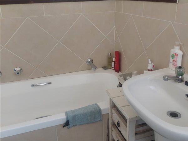 To Let 2 Bedroom Property for Rent in Sunninghill Gauteng