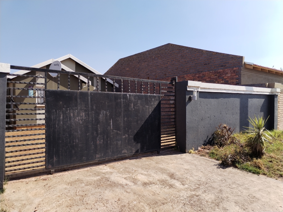 2 Bedroom Property for Sale in Savanna City Gauteng