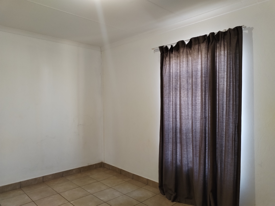 2 Bedroom Property for Sale in Savanna City Gauteng