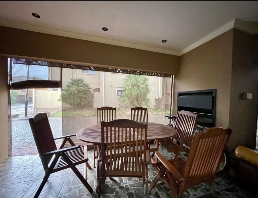 To Let 4 Bedroom Property for Rent in Three Rivers Gauteng