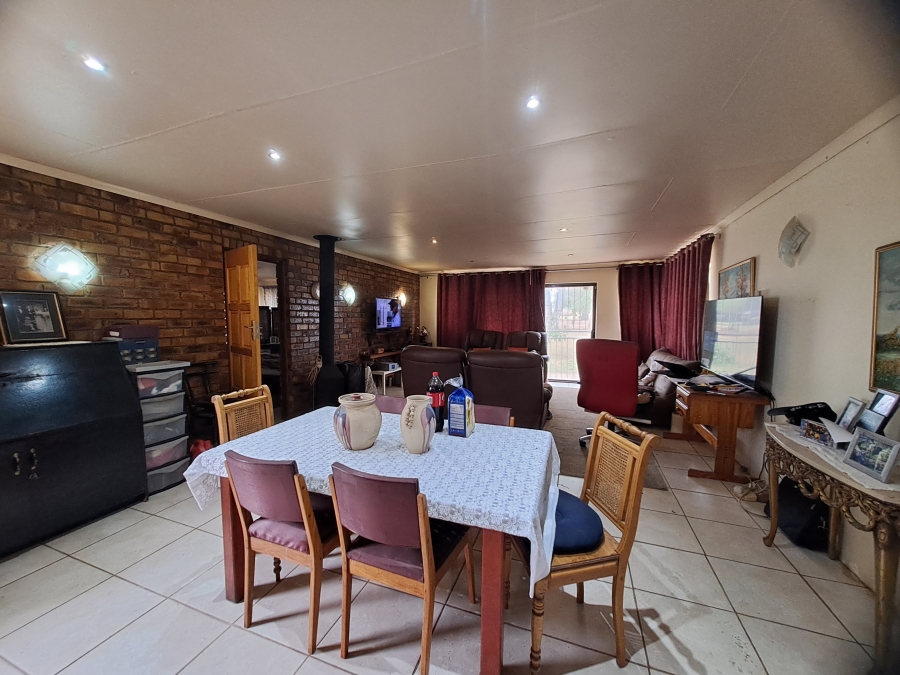 5 Bedroom Property for Sale in Ironsyde A H Gauteng