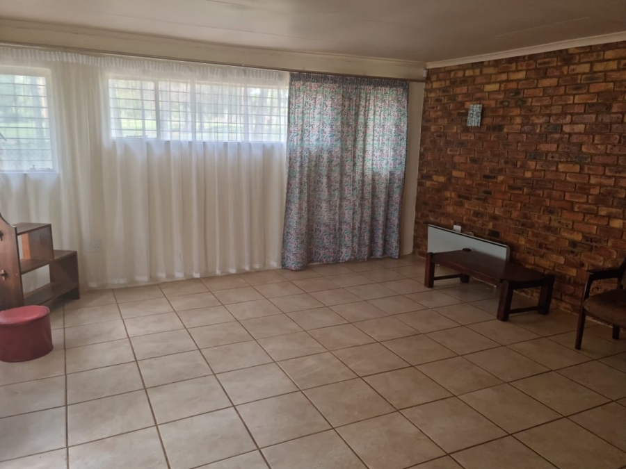 5 Bedroom Property for Sale in Ironsyde A H Gauteng