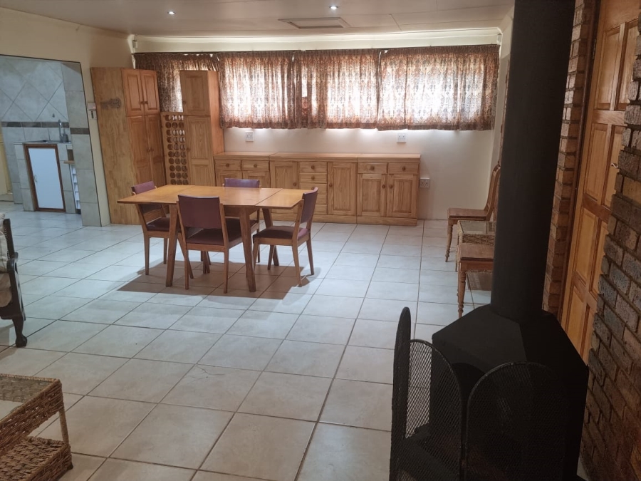 5 Bedroom Property for Sale in Ironsyde A H Gauteng