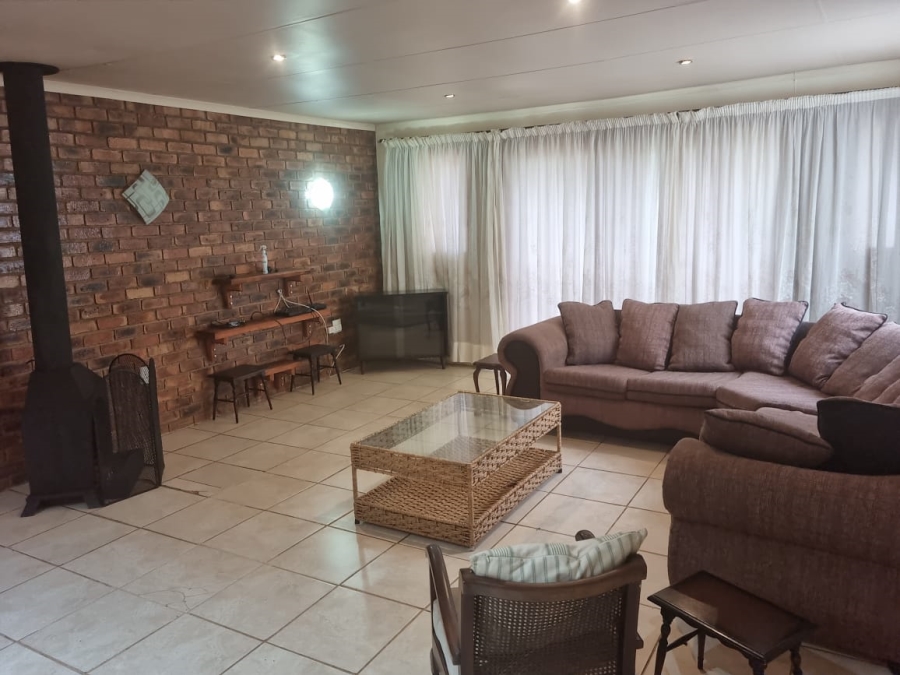 5 Bedroom Property for Sale in Ironsyde A H Gauteng