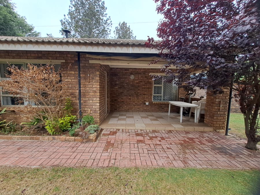 5 Bedroom Property for Sale in Ironsyde A H Gauteng