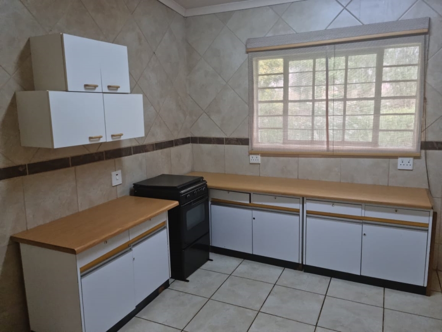 5 Bedroom Property for Sale in Ironsyde A H Gauteng