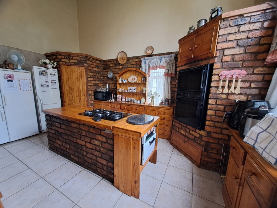 5 Bedroom Property for Sale in Ironsyde A H Gauteng