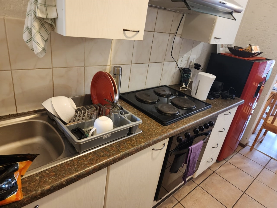 2 Bedroom Property for Sale in Wilgeheuwel Gauteng