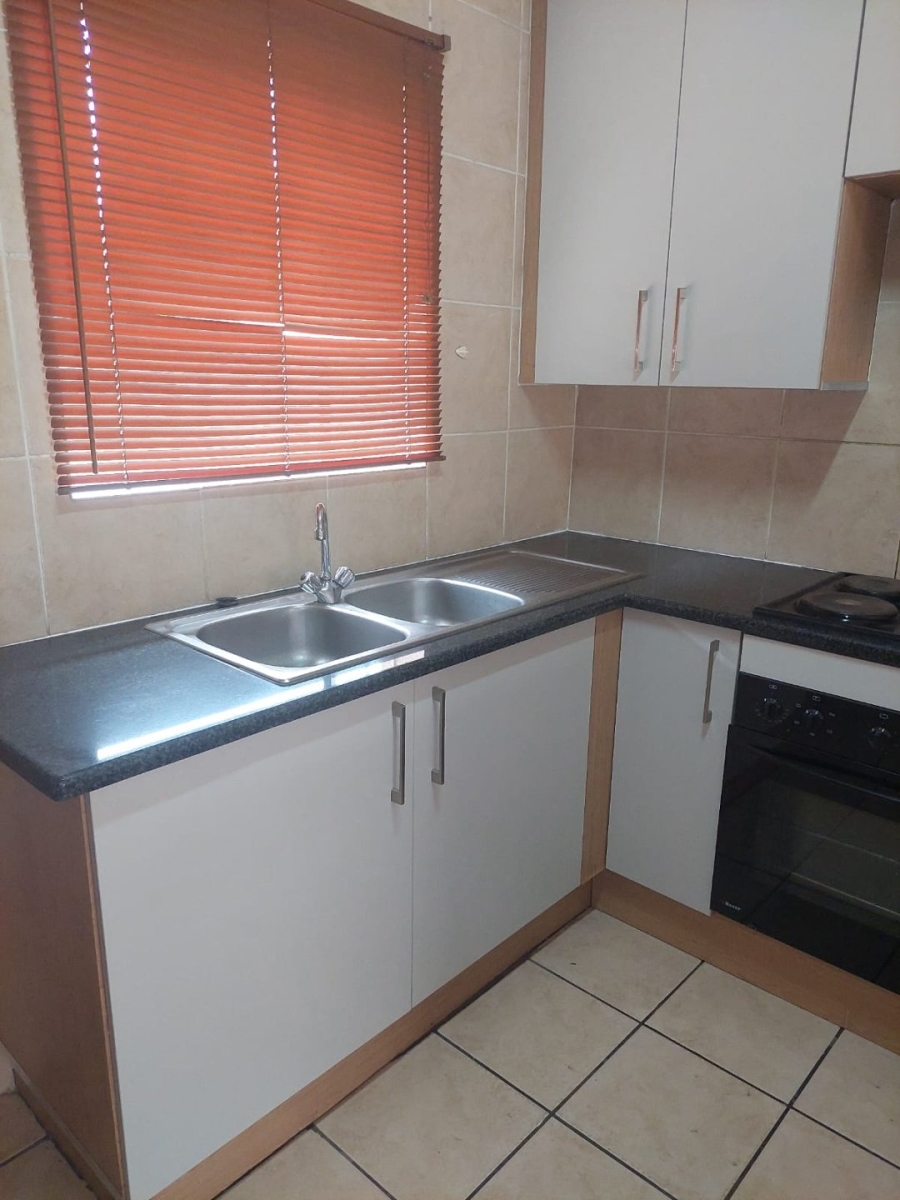 2 Bedroom Property for Sale in Willowbrook Gauteng