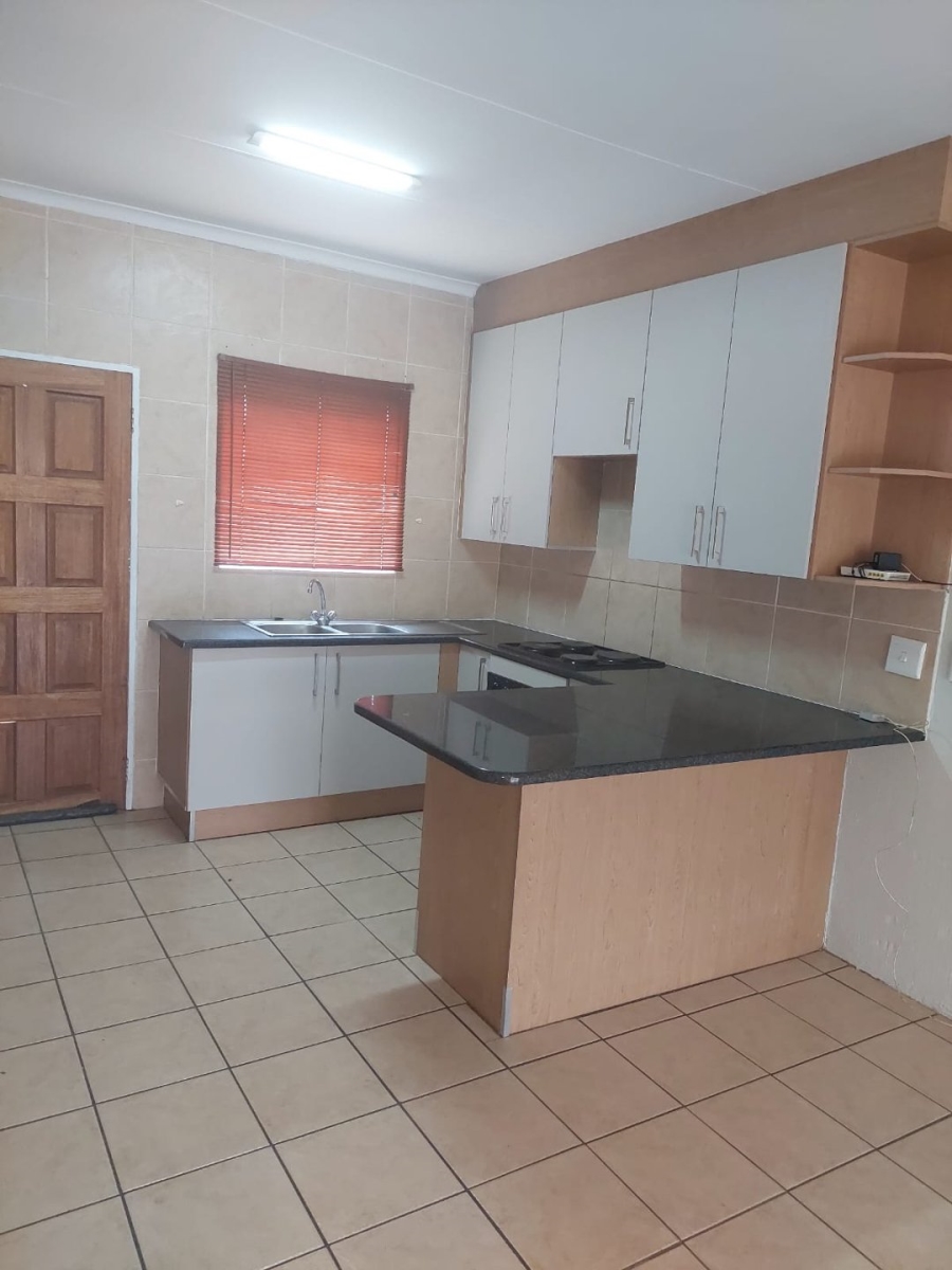 2 Bedroom Property for Sale in Willowbrook Gauteng