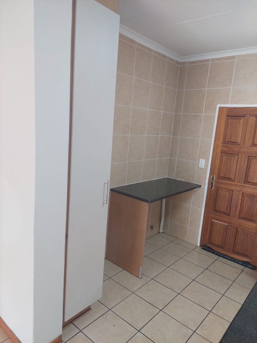 2 Bedroom Property for Sale in Willowbrook Gauteng