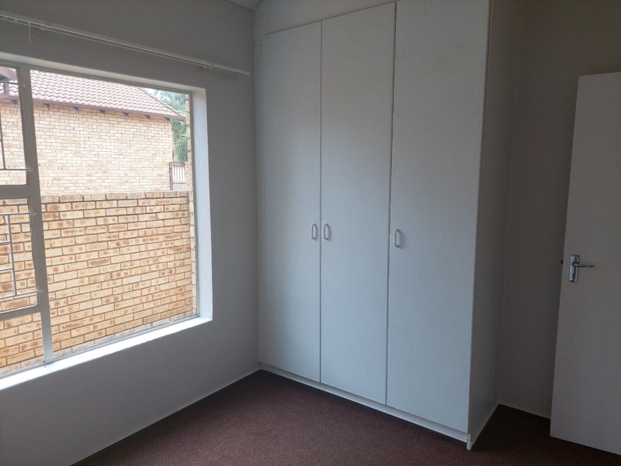 2 Bedroom Property for Sale in Willowbrook Gauteng