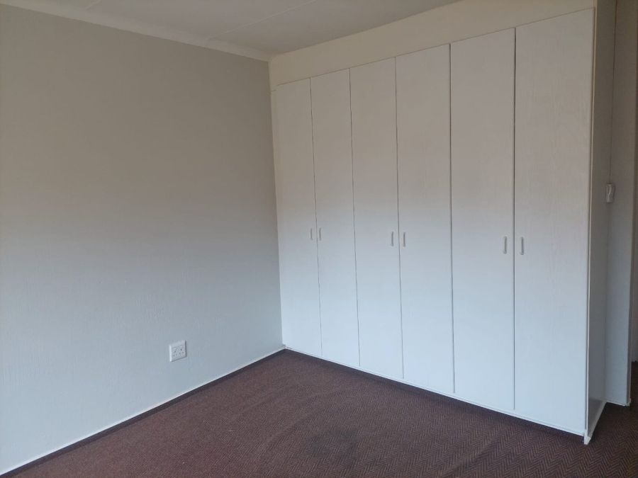 2 Bedroom Property for Sale in Willowbrook Gauteng