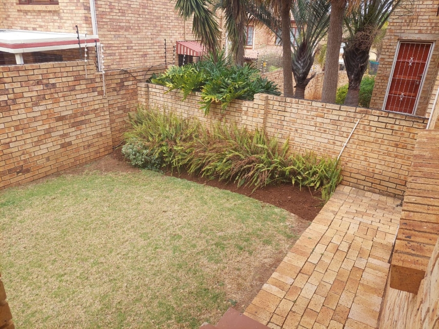 2 Bedroom Property for Sale in Willowbrook Gauteng