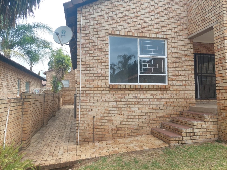 2 Bedroom Property for Sale in Willowbrook Gauteng