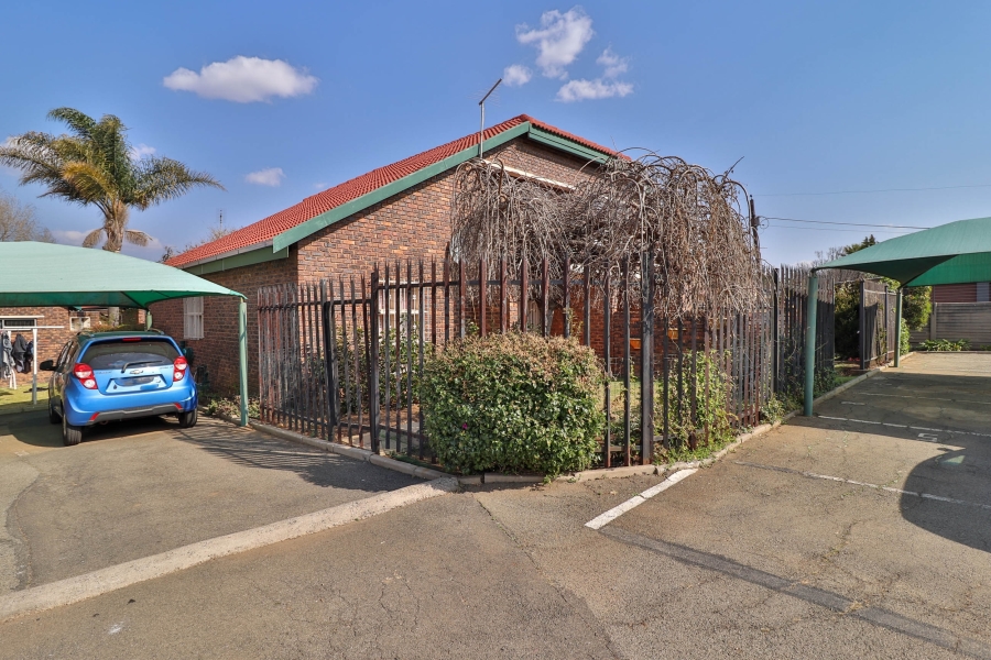 2 Bedroom Property for Sale in Kibler Park Gauteng