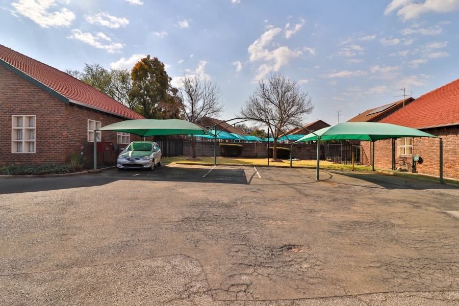 2 Bedroom Property for Sale in Kibler Park Gauteng