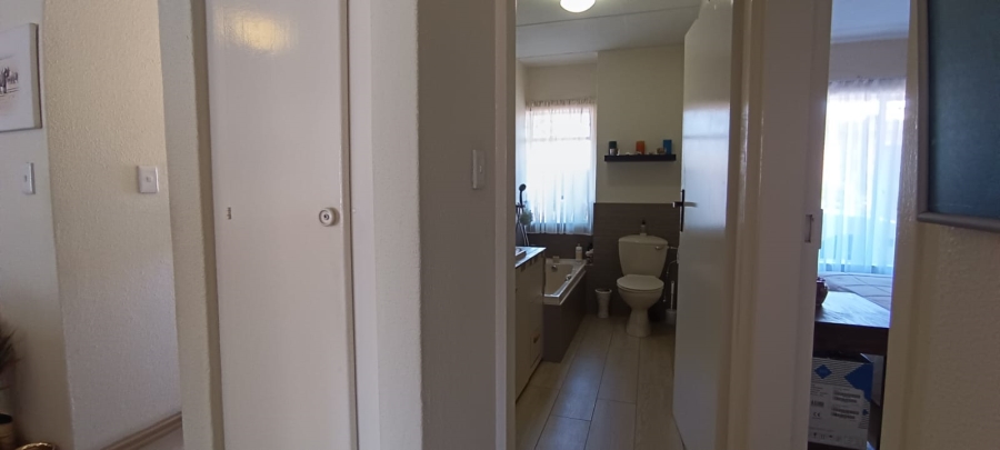 2 Bedroom Property for Sale in New Redruth Gauteng