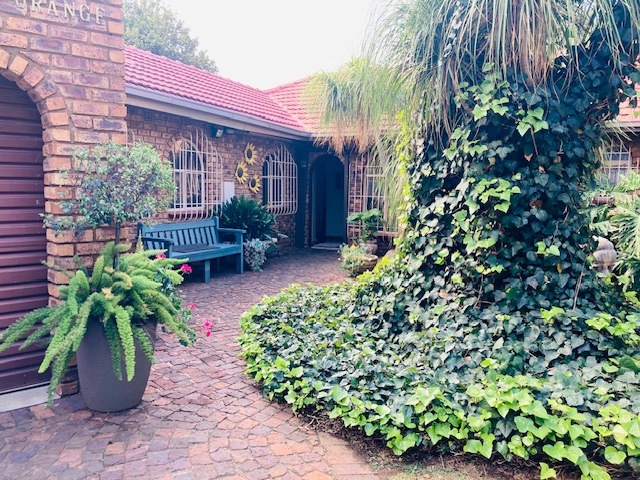 4 Bedroom Property for Sale in Petersfield Gauteng