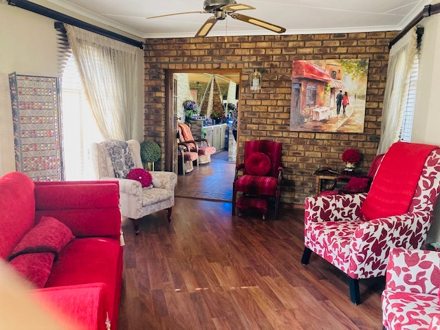 4 Bedroom Property for Sale in Petersfield Gauteng