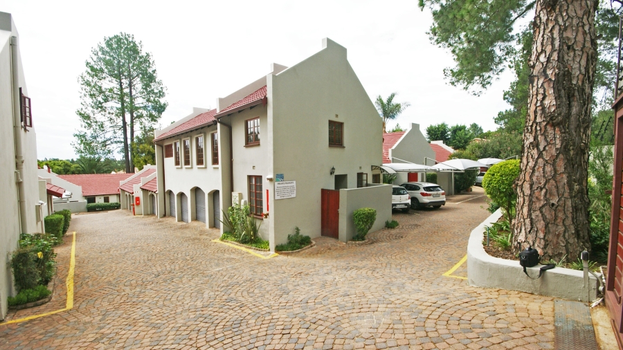 To Let 2 Bedroom Property for Rent in Bryanston Gauteng