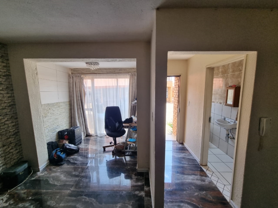 2 Bedroom Property for Sale in Florentia Gauteng