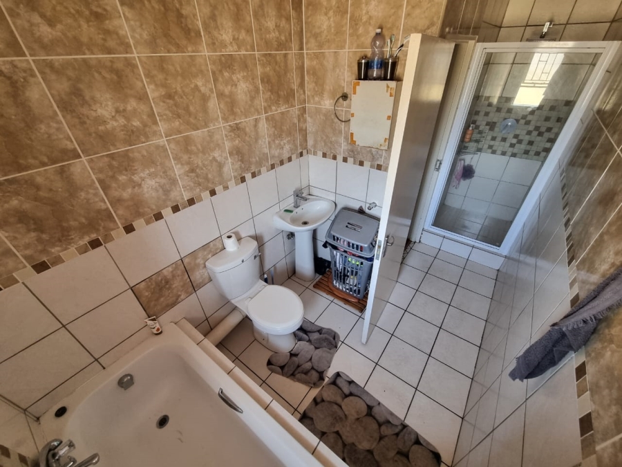 2 Bedroom Property for Sale in Florentia Gauteng