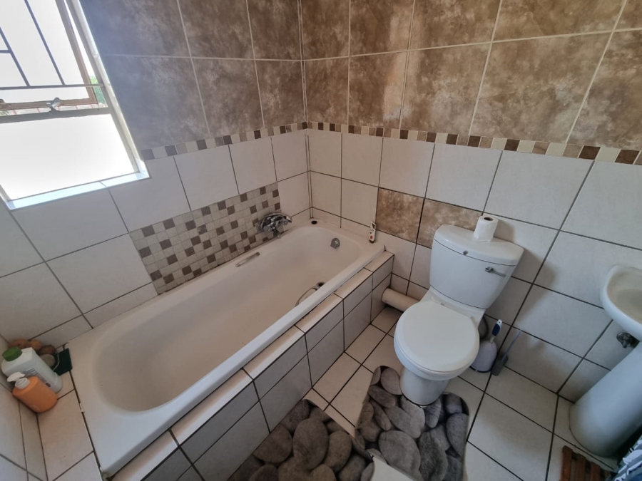 2 Bedroom Property for Sale in Florentia Gauteng