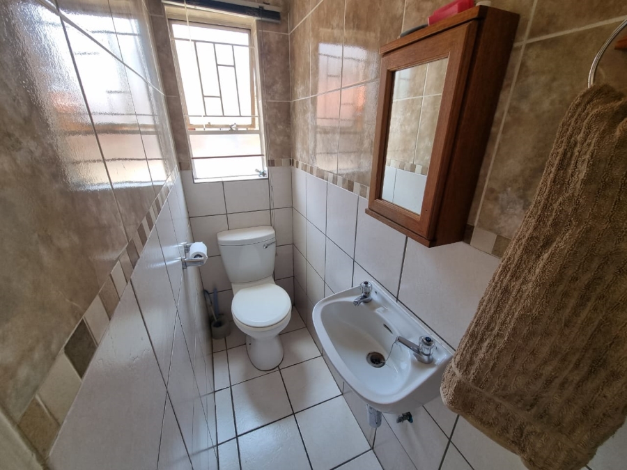 2 Bedroom Property for Sale in Florentia Gauteng