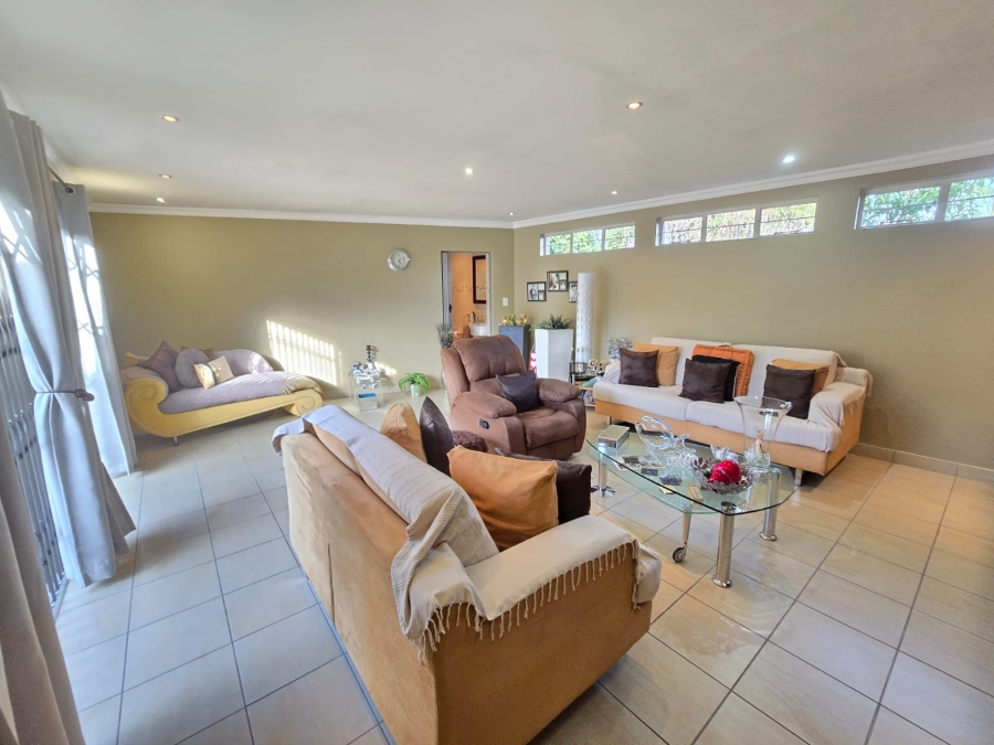 3 Bedroom Property for Sale in Hurlyvale Gauteng