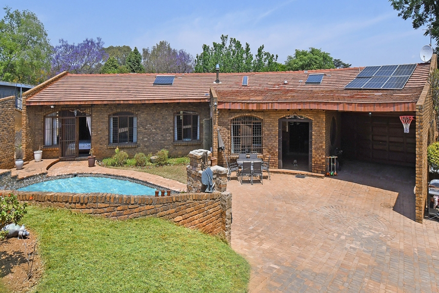 4 Bedroom Property for Sale in Ferndale Gauteng