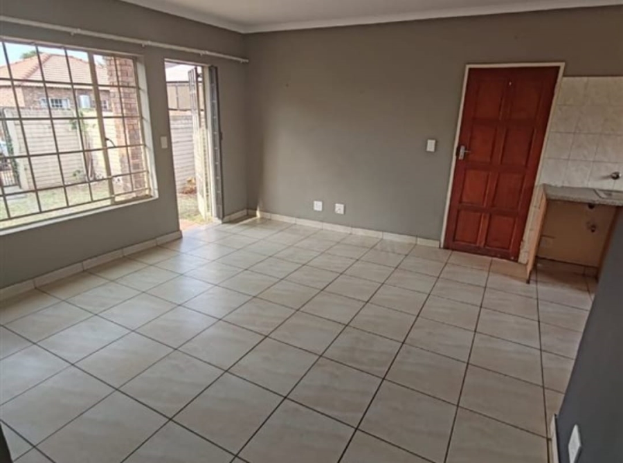 To Let 2 Bedroom Property for Rent in Andeon Gauteng