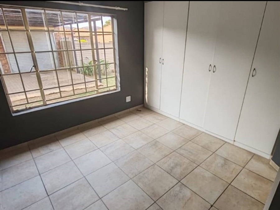 To Let 2 Bedroom Property for Rent in Andeon Gauteng