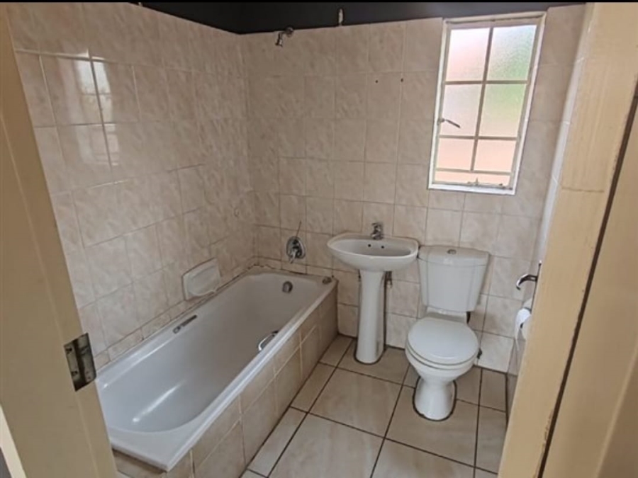 To Let 2 Bedroom Property for Rent in Andeon Gauteng