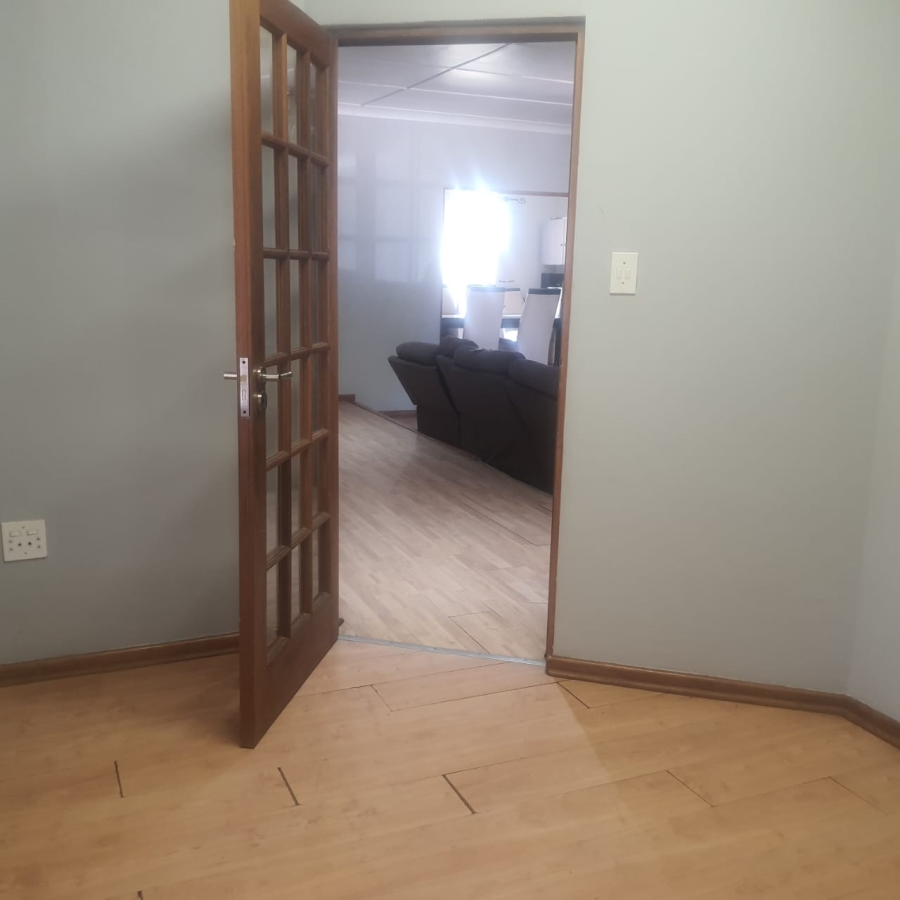 3 Bedroom Property for Sale in Selcourt Gauteng