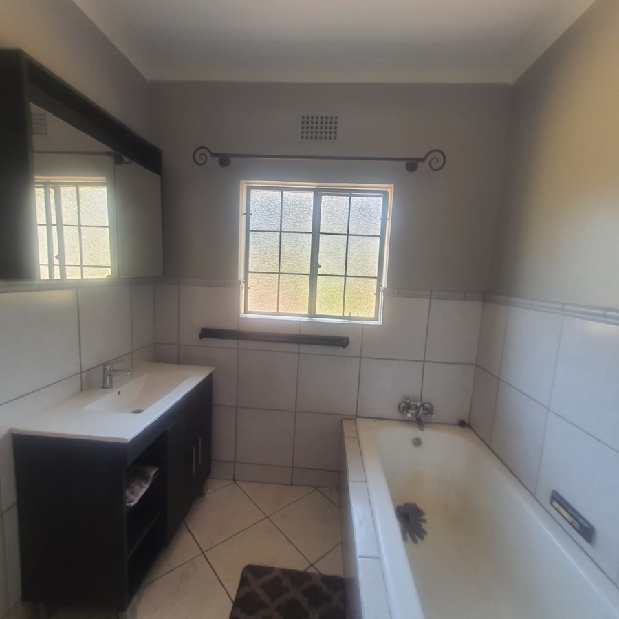 3 Bedroom Property for Sale in Selcourt Gauteng