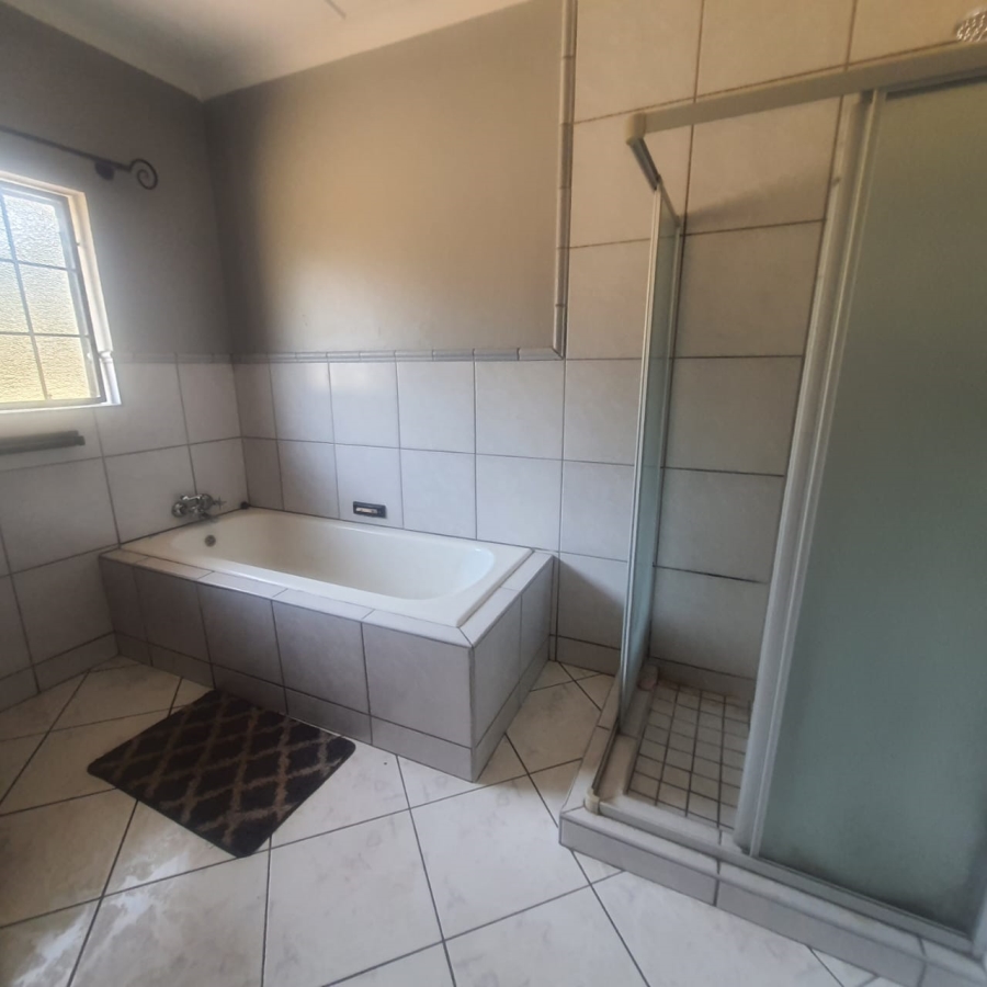 3 Bedroom Property for Sale in Selcourt Gauteng