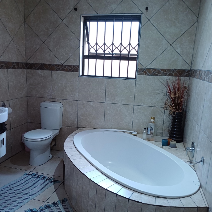 5 Bedroom Property for Sale in Riversdale Gauteng