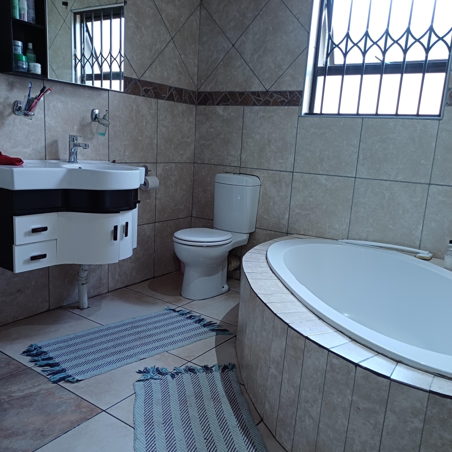 5 Bedroom Property for Sale in Riversdale Gauteng