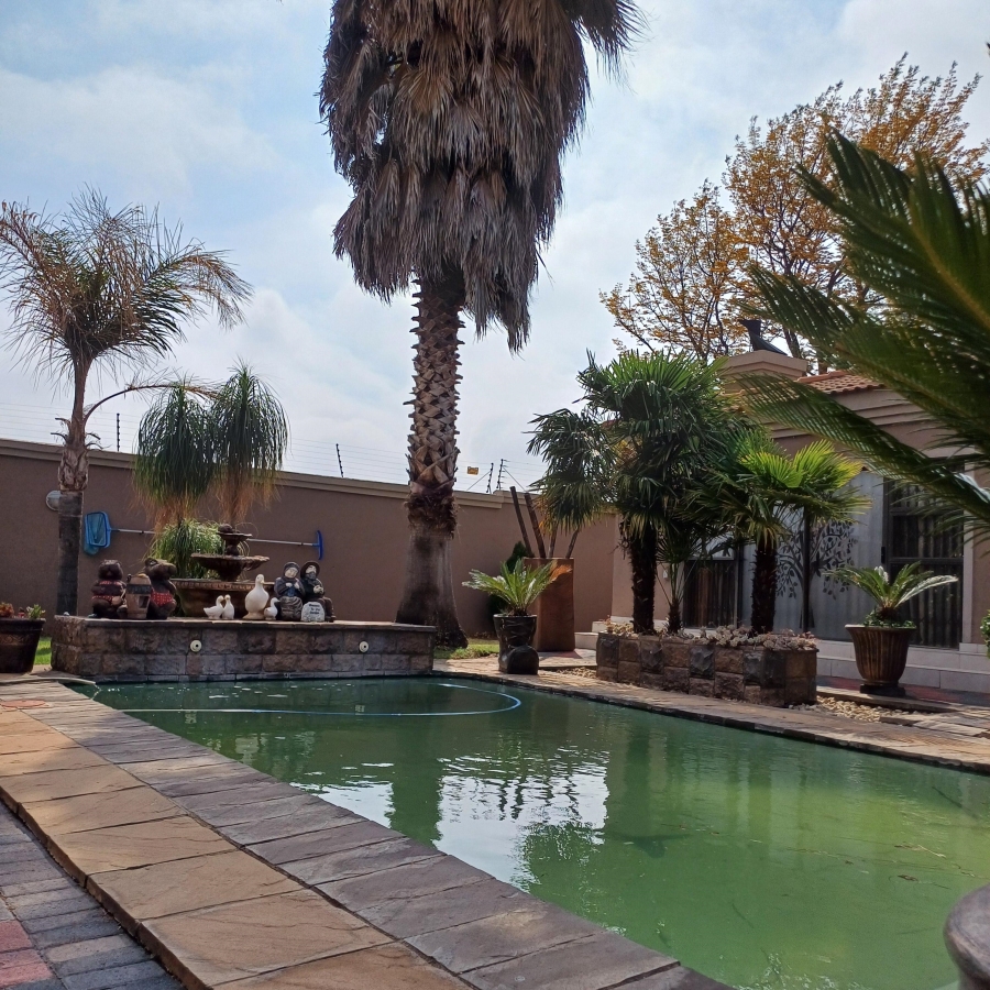 5 Bedroom Property for Sale in Riversdale Gauteng