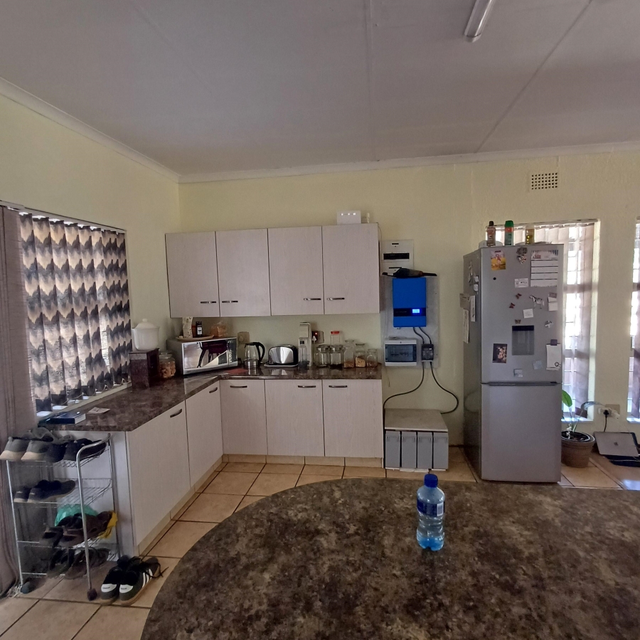 3 Bedroom Property for Sale in Buyscelia Gauteng