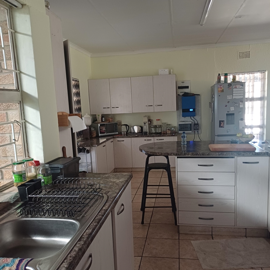 3 Bedroom Property for Sale in Buyscelia Gauteng