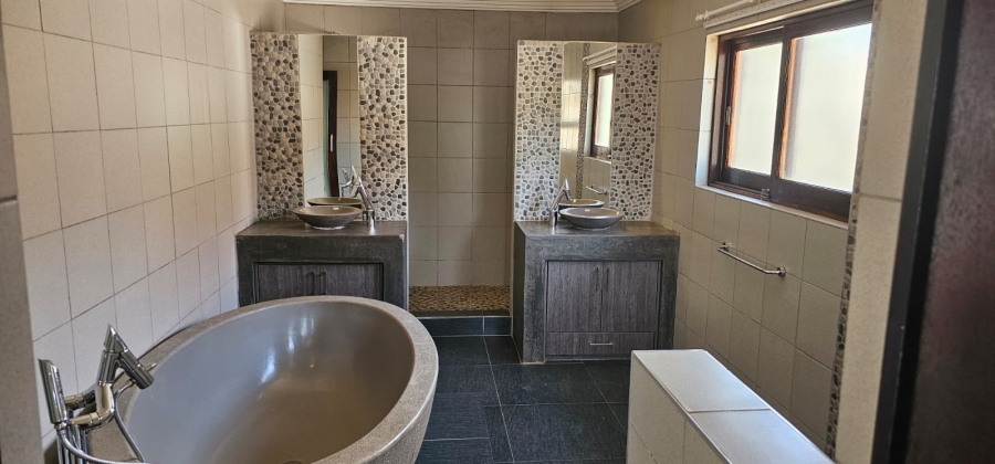 4 Bedroom Property for Sale in Pebble Rock Golf Village Gauteng