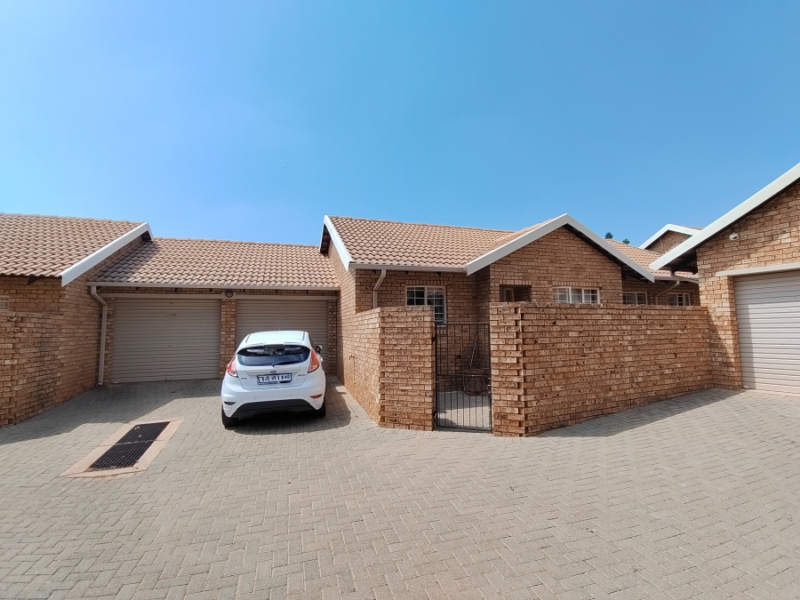 2 Bedroom Property for Sale in Montana Gauteng