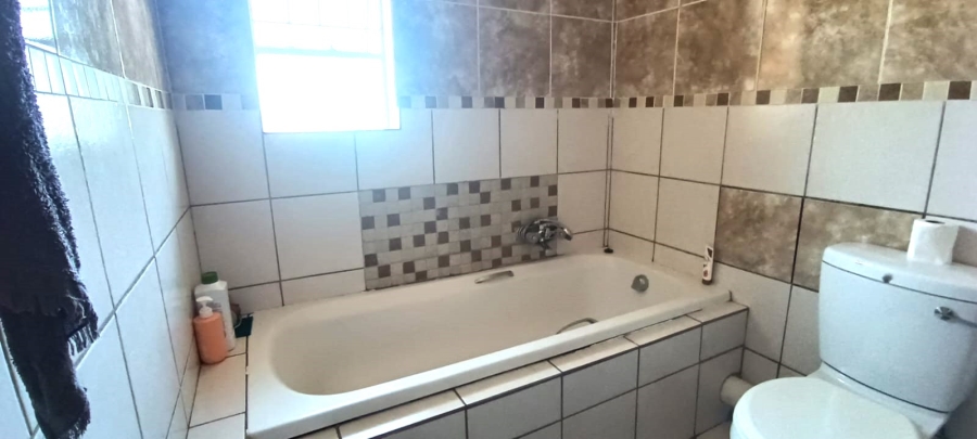 2 Bedroom Property for Sale in Florentia Gauteng