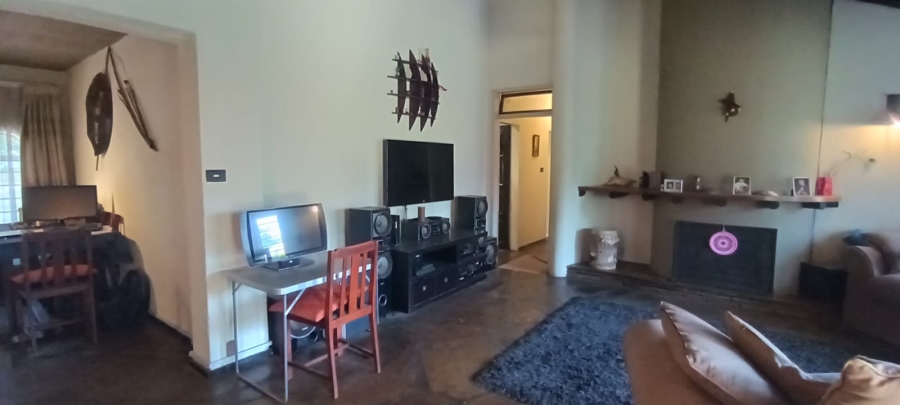 4 Bedroom Property for Sale in Verwoerdpark Gauteng