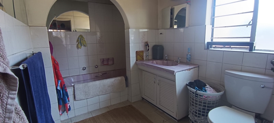 4 Bedroom Property for Sale in Verwoerdpark Gauteng